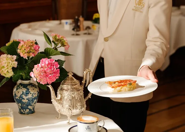 Отель Grand Serbelloni - The Only Relais & Chateaux On Белладжо