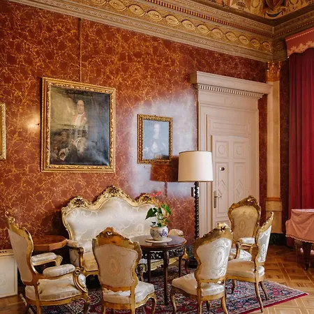 Отель Grand Serbelloni - The Only Relais & Chateaux On