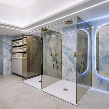 Hotel Grand Serbelloni - The Only Relais & Chateaux On 5*