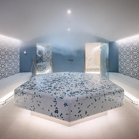 Hotel Grand Serbelloni - The Only Relais & Chateaux On