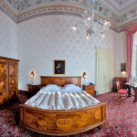 Hotel Grand Serbelloni - The Only Relais & Chateaux On 5*