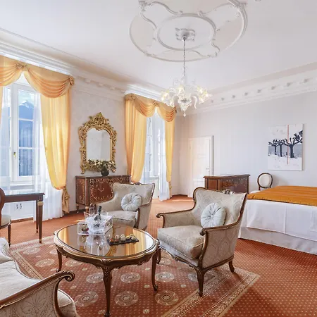 Hotel Grand Serbelloni - The Only Relais & Chateaux On