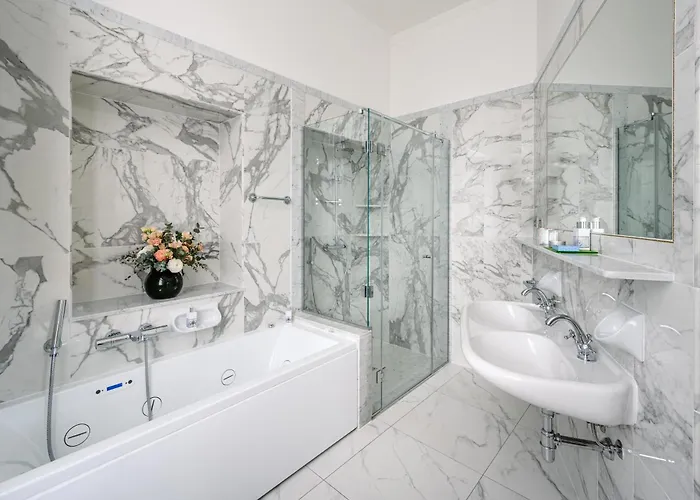 Hotel Grand Serbelloni - The Only Relais & Chateaux On