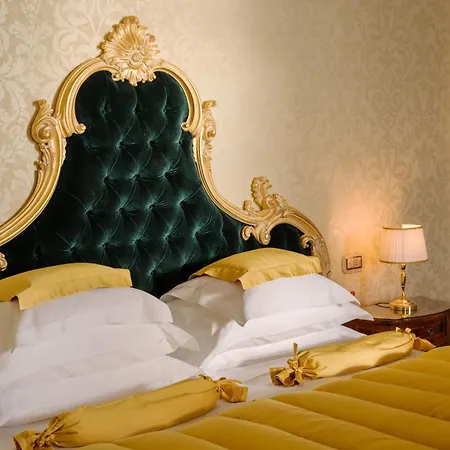 Hotel Grand Serbelloni - The Only Relais & Chateaux On 5*